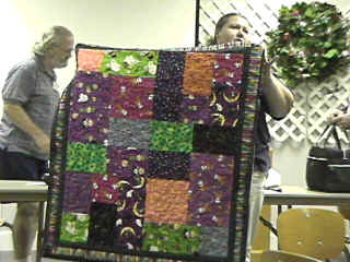 Sherry Worley's Moe's Quilt.jpg (85344 bytes)