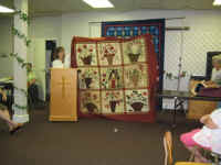 Quilt guild June pictures 004.jpg (114154 bytes)