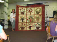 Quilt guild June pictures 005.JPG (2144815 bytes)